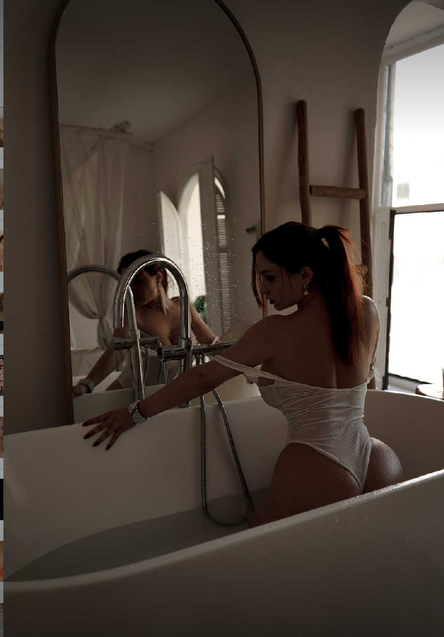 A playful frame from Miranda Faith nude — online in Niteroi