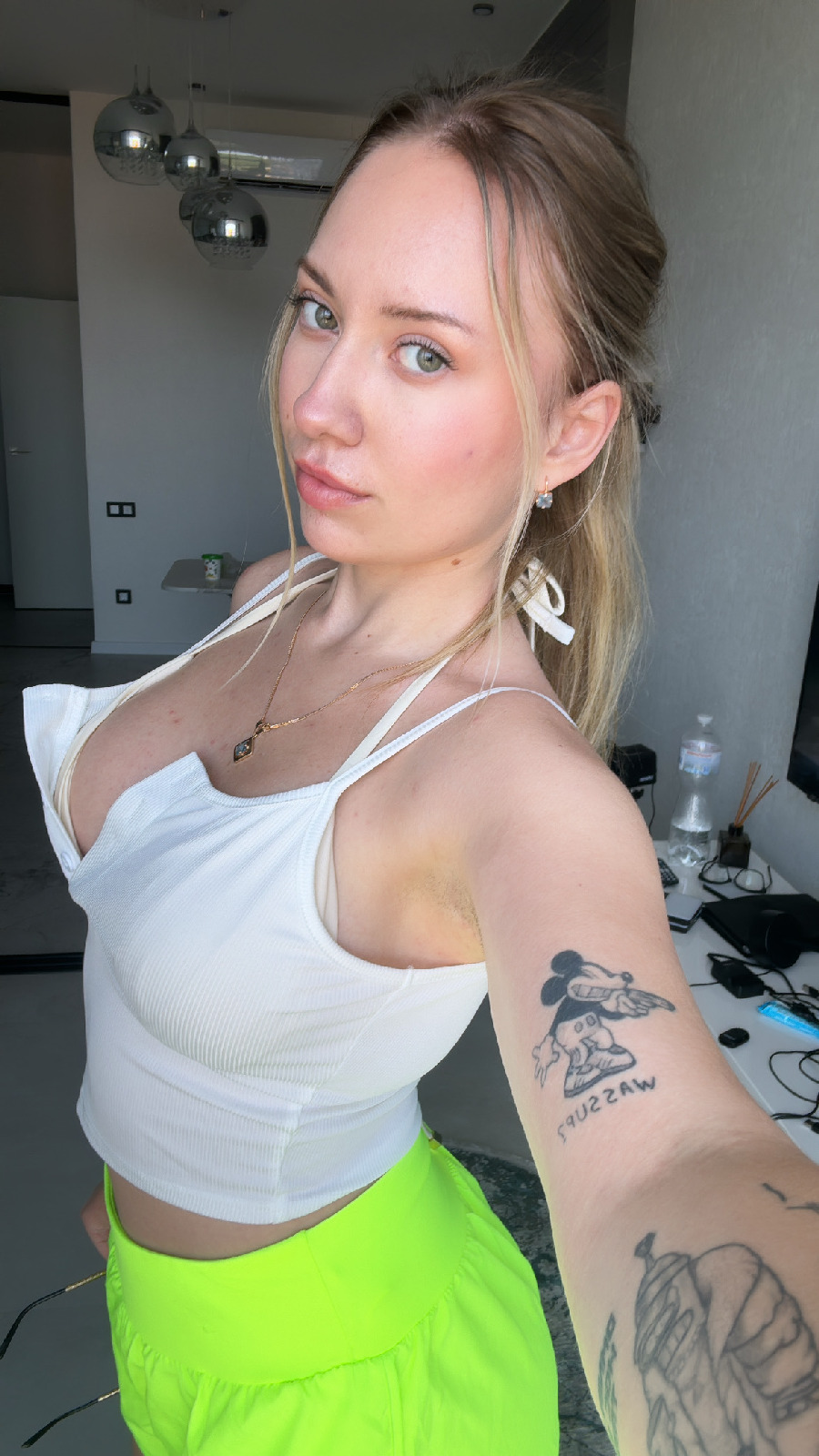 KateV in her underwear in Niteroi