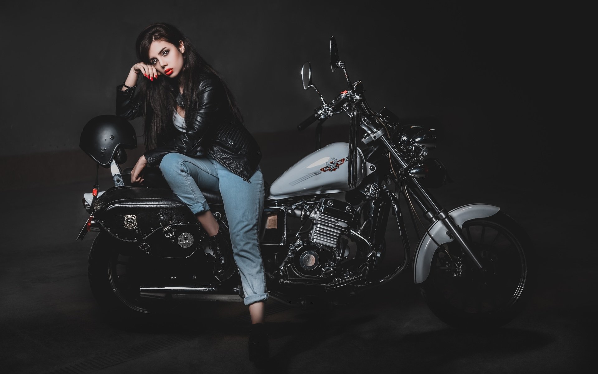 Biker girls: style and drive in Niteroi