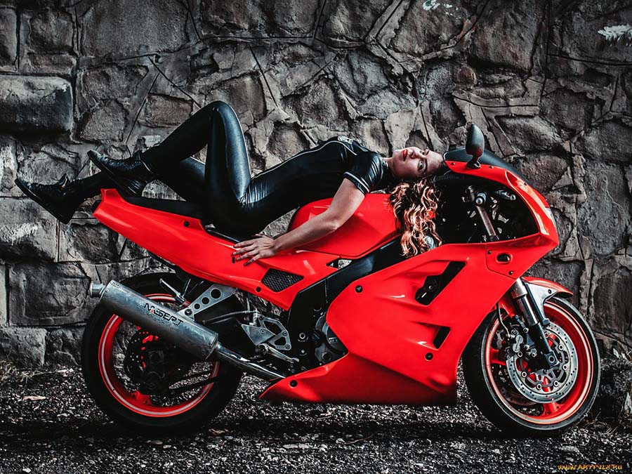 Beautiful girl Beautiful girls and motorcycles in Niteroi