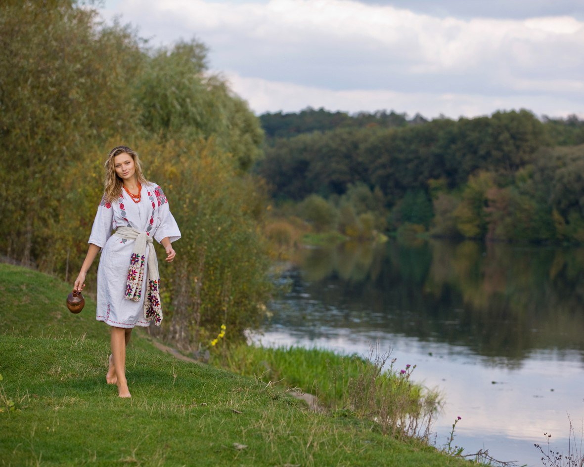 Nude girl Slavic women in Niteroi