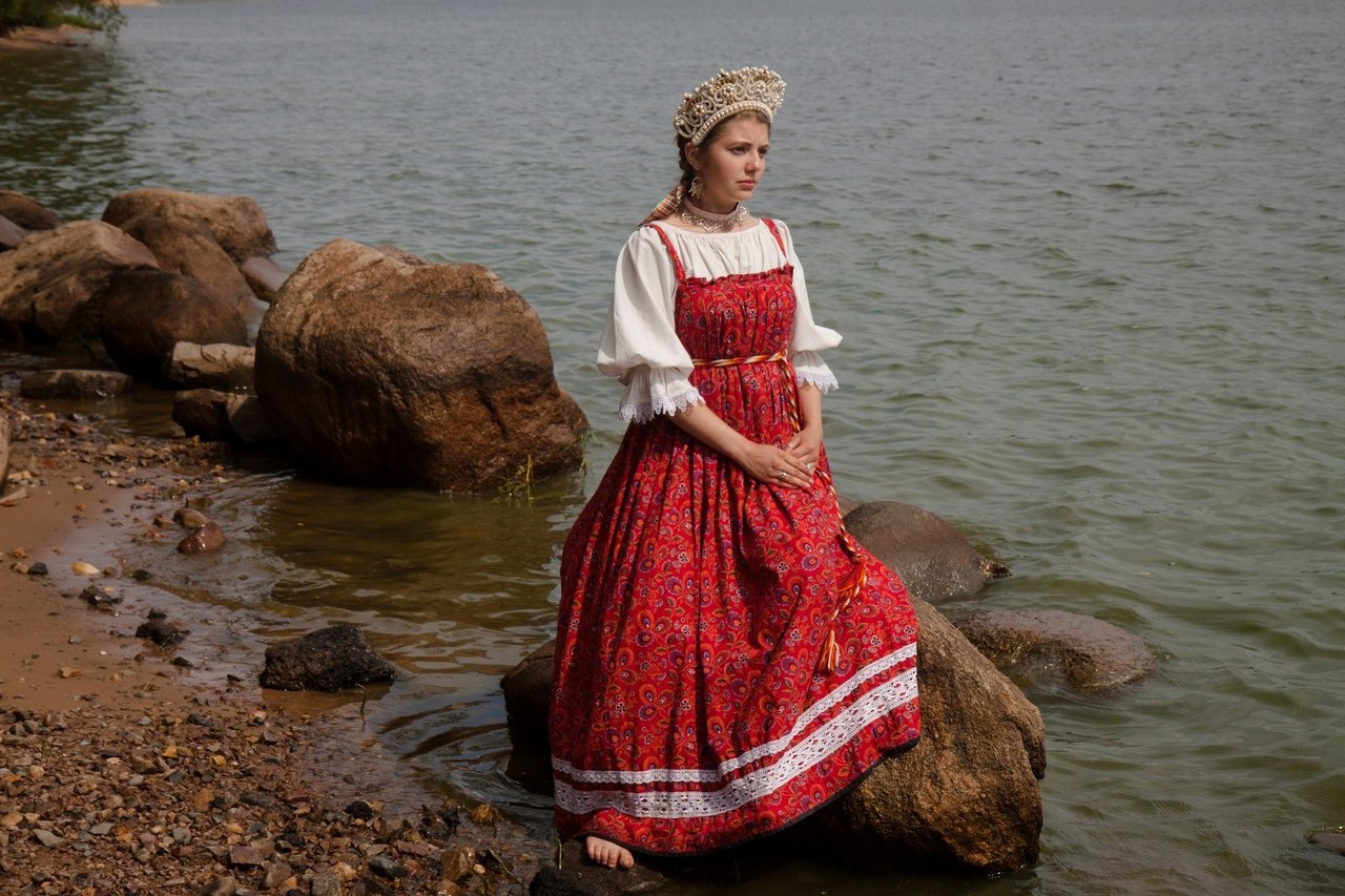 Women in Slavic costumes in Niteroi