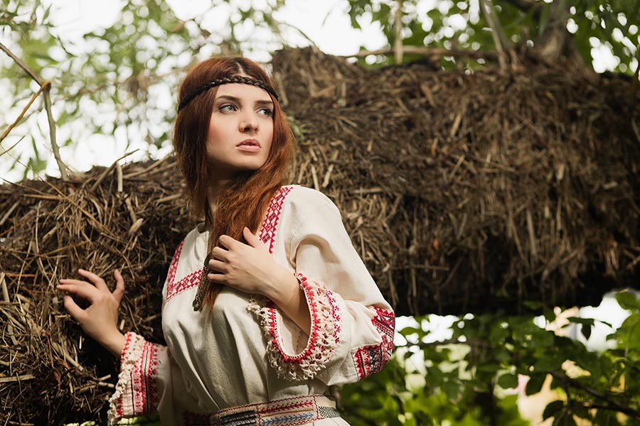 Women in Slavic costumes in Niteroi