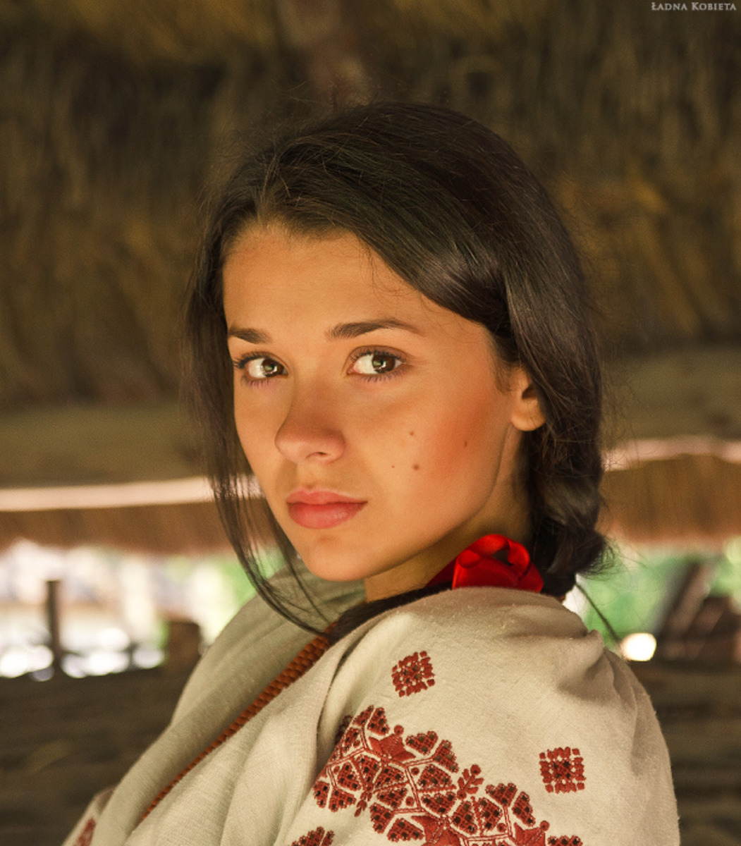 Girls in Slavic costumes in Niteroi